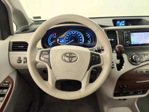 Soigneusement utilisé 2014 XLE - Product Image 4