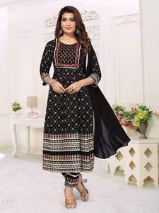 Excellente qualité Beautiful Occasional Wear Rayon Kurti Pant & Dupatta avec broderie lourde Exportateur et fournisseur indiens - Product Image 6