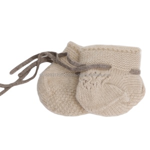 Chaussons en cachemire bio anti-allergéniques pour bébé, doux pour la peau et respirants, évacuant l'humidité pendant 0 à 6 mois - Product Image 3