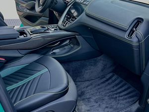 Offre Spéciale : Aston Martin DBX 707 AMR23 Edition d'occasion 2024 - PRÊT À EXPÉDIER - Product Image 2