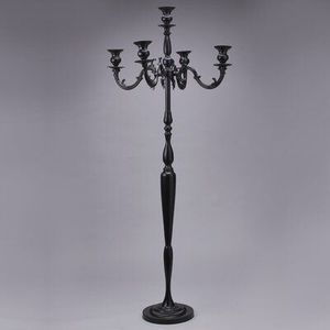 Candelabro de metal de hierro forjado hecho a mano con detalles intrincados para una decoración clásica del hogar y un ambiente de iluminación - Product Image 4