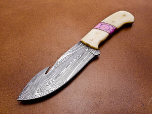 OEM Customizable Damascus Steel Hunting <b>Knife</b> with Camel Bone Handle and Leather Sheath <b>Twisted</b> Pattern for EDC-Wholesale - Product Image 2