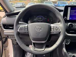 USADO 2024-2025 para Grand XLE AWD R20 Volante a la Izquierda Interior Oscuro Asientos de Cuero ACC en Buen Estado - Product Image 2