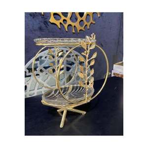 Armoire de présentation Cam Food-Safe à deux étages avec des plateaux de service en forme de feuille de laiton doré fabriqués en TR - Product Image 1