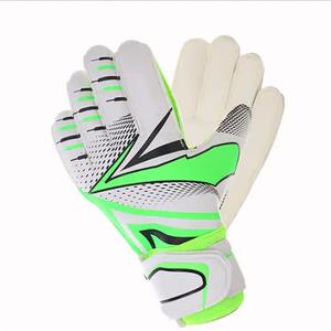 Gants de gardien de but professionnels en cuir les plus vendus avec protection des mains et options personnalisables aux prix de gros - Product Image 5