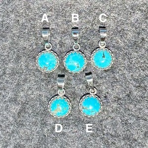 จี้สีเทอร์ควอยส์คิงแมนเงินสเตอร์ลิง10มม. เครื่องประดับอัญมณีสีฟ้าขนาดเล็กเหมาะสำหรับเป็นของขวัญวันเกิดสำหรับผู้หญิงและเด็กผู้หญิง - Product Image 3