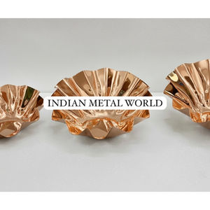 Bol en cuivre fait main en gros, design cannelé, bol à chocolat, bol en métal indien, bol en métal du monde entier pour la décoration de la maison à prix abordable - Product Image 1