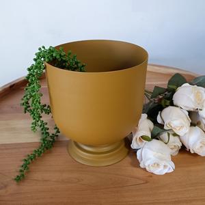 Vase à fleurs en métal antique pour la maison et les hôtels Vase à urne décoratif avec double poignées latérales Pot de fleur antique doré - Product Image 6