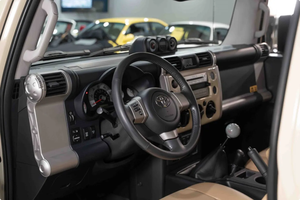 VOITURE D'OCCASION À CONDUITE À GAUCHE |   Conduite à droite |   Toyota FJ Cruiser 2010, 44 000 km, édition spéciale TrailSS - Product Image 4