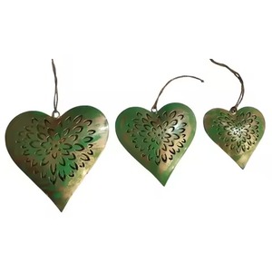 Pendentifs de Noël en métal en forme de cœur modernes, décoratifs, écologiques et personnalisables - Product Image 1