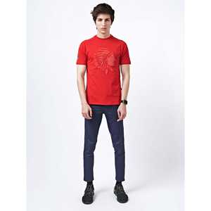 Camiseta gráfica en relieve roja para hombre - Product Image 1