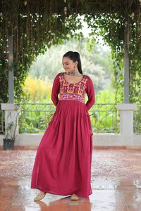 Las mujeres más hermosas usan Georgette Lehenga Choli con espejo de papel para el Festival de Navratri Use Lehenga Choli para mujeres - Product Image 6
