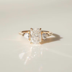 Bague de fiançailles en diamant de laboratoire certifié IGI, vintage, or jaune 14 carats - Product Image 3