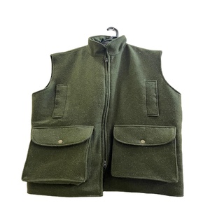 Gilet de chasse en laine avec lance-pierre pour hommes, veste sans manches chaude à poches pour le tir en extérieur, écologique et durable - Product Image 2