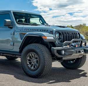 Jeep Wrangler Rubicon R20 2024 USADO, Volante a la Izquierda, Asientos de Cuero Oscuro, SUV Automático, Cámara Trasera, Techo Solar, Faros LED Táctiles - Product Image 1