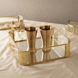 Dernier concepteur Crystal Clear Verre Métal Fait à la main Moderne Design personnalisé Personnalisable Plateau de rangement pour service Motif des coins - Product Image 2