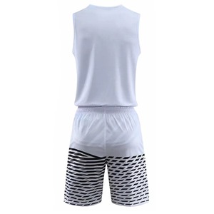 Nouvel ensemble d'uniformes de basketball pour hommes, design ODM, respirant, séchage rapide, sublimé, personnalisable, 100 % sans manches, toutes tailles - Product Image 3