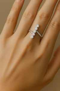 Anillo Minimalista Cristiano de Plata de Ley 925 Chapado en Oro de 14k con Circonita Cúbica de 2mm, Anillo de Compromiso de Diseñador, Regalo de Joyería para Ella en el Día de San Valentín - Product Image 2