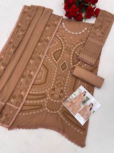 Traje de Diseñador Pakistaní con Bordado de Lentejuelas para Eid o Festividades y Eventos Especiales, Proveedor Indio, para Compras al por Mayor - Product Image 5