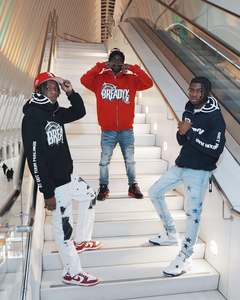 เสื้อฮู้ดดี้ผู้ชายแบบสั่งทำพิเศษทรงโอเวอร์ไซส์ แบบสวมหัวและแบบซิปเต็มตัว พิมพ์ลายนูนโลโก้ 3 มิติ สไตล์สตรีทแวร์ - Product Image 1