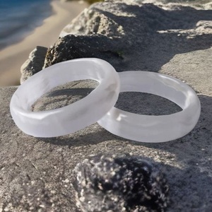 Brazaletes de resina de estilo natural con el mejor diseño personalizable para exportación fabricados en la India con estilo Ángel y acabado de efecto de logotipo personalizado - Product Image 3