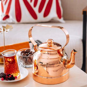 กาน้ำชาทองเหลืองแท้ทำมือ สำหรับกาแฟอินเดียแบบดั้งเดิมและชาสมุนไพร ทนทาน ตกแต่งสไตล์โบราณ สำหรับส่งออก - Product Image 1