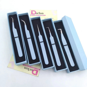Pinzas de pestañas de etiqueta privada Logotipo personalizado Pinzas de extensiones de pestañas azul cielo Caja personalizada Embalaje Pinzas de agarre de diamante - Product Image 1