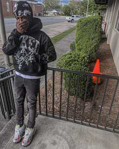 Streetwear d'hiver vintage délavé à l'acide, pull à capuche en polaire Boxy, design personnalisé, impression DTG, coton lourd avec strass - Product Image 3