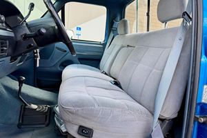 Ford F-150 Flareside XLT 4x4 de 1992, Motor V8 de 5.8 Litros, Caja Flareside, Color Azul Lapis Metálico - Product Image 6