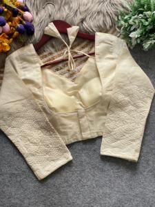 Beau coton Khadi avec chemisier brodé Femme Fabricant de mode et fournisseur de l'Inde au taux le plus bas - Product Image 6