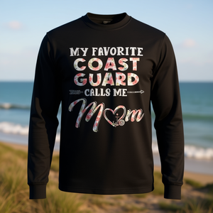 Mi camiseta floral de manga larga de la Guardia Costera que me llama mamá es mi favorita - Product Image 3
