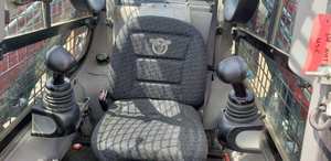 2017 Case TV380 Skid Steer Rendimiento resistente con confiabilidad inigualable Elevación máxima, construido para terrenos accidentados - Product Image 2