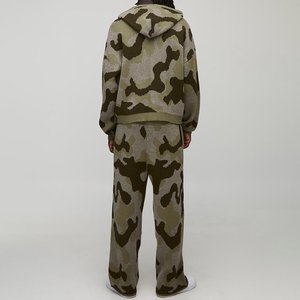 Logo tricoté personnalisé en gros à la mode pour hommes survêtement Streetwear survêtements très exigeants pour l'hiver ensembles personnalisés respirants - Product Image 2