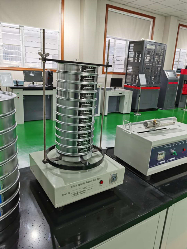 vibrating sieve separator