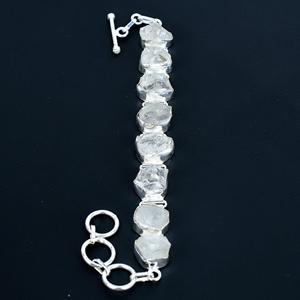 Bracelet artisanal en argent sterling 925 avec breloque de Noël, cristal de quartz et sertissage vintage - Product Image 3