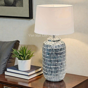 Lámpara de Mesa de Nácar, Iluminación Artesanal con Incrustaciones de Concha para Decoración de Dormitorio y Sala de Estar - Product Image 1