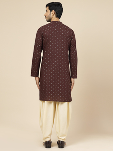 ชุด Kurta ปักลายคอฟฟี่สีน้ำตาลสำหรับผู้ชายเสื้อผ้าชาติพันธุ์เสื้อแฟชั่นสำหรับส่งออกทั่วโลก - Product Image 5