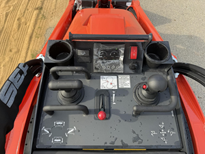 รถตักล้อยางขนาดเล็ก Kubota SCL1000 ราคาประหยัด ขายดี เครื่องจักรขนาดกะทัดรัดที่เชื่อถือได้ เหมาะสำหรับงานหลากหลายประเภท - Product Image 6