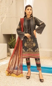 Shalwar Kameez en soie et rayonne de haute qualité pour femmes - Design classique, couleurs et tailles personnalisées, vêtements décontractés pakistanais - Product Image 4