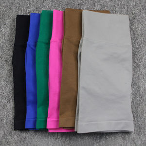 Shorts de yoga et de fitness sans couture pour femmes, taille mi-haute, effet froncé aux fesses, séchage rapide, respirant, en tissu peigné écologique, logo personnalisé - Product Image 2