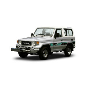 Toyota LandCruiser Jeep reconocido por su incomparable capacidad todoterreno y fiabilidad en terrenos accidentados - Product Image 2