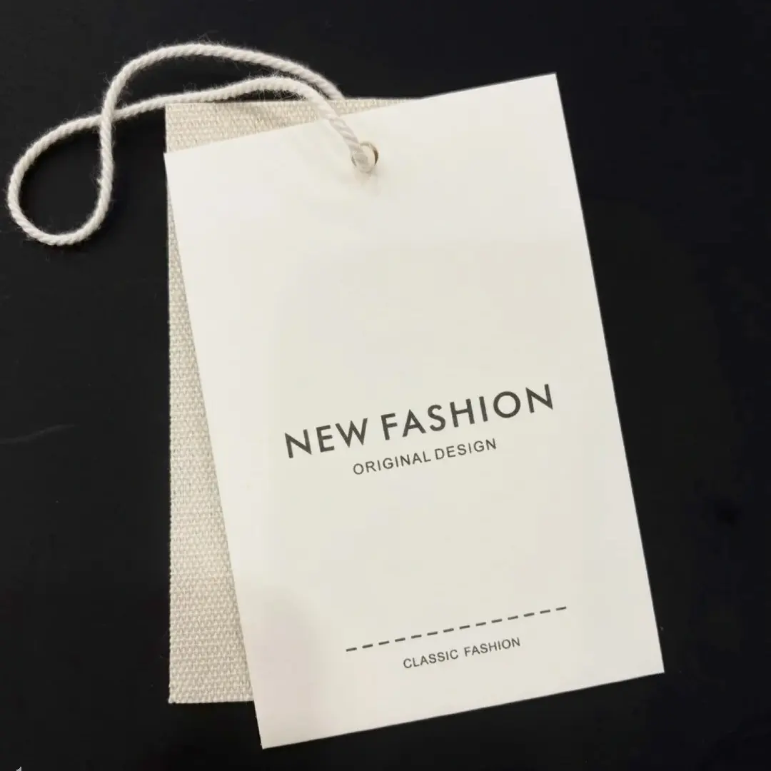 Hot Sale Custom Gedrukt Logo Luxe Opknoping Labels Logo Tags Kleding Hang Tag