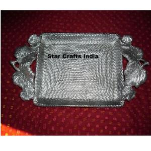 Plateau de service en métal de plateau de luxe robuste brillant avec poignées de plateau en métal pour le petit déjeuner décoratif de café écologique - Product Image 3