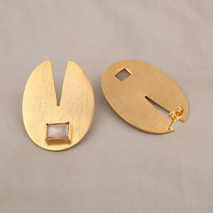 Boucle d'oreille en pierre de lune arc-en-ciel naturel design texturé boucle d'oreille arrière ovale pour les femmes boucles d'oreilles de déclaration de cocktail - Product Image 6
