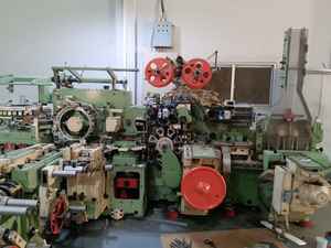 Maquinaria de fabricación de cigarrillos de paquete duro eficiente accionada eléctrica GD, máquina empacadora de cigarrillos de condición usada - Product Image 3