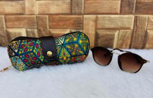 Estuche para gafas con logotipo personalizado impreso con imán de solapa, cierre de cremallera Esta cubierta ofrece una protección superior contra arañazos, polvo - Product Image 6