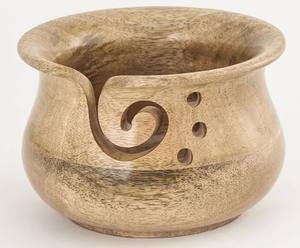 Susan Bates Bol en fil de bois Bol à tricoter artisanal avec découpe de tourbillon et trois trous Parfait pour tricoter le crochet - Product Image 1
