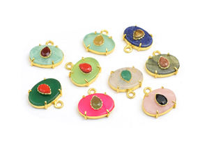 Pendentif de collier en plaqué or avec plusieurs pierres précieuses de forme ovale - Product Image 4