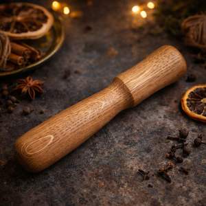 Muddler à cocktail en bois de nouvelle conception, tête texturée, outil de bar ergonomique pour un broyage puissant des herbes, des agrumes et des boissons artisanales - Product Image 3