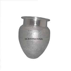 Newest Style Handcrafted Designer Flower Vase For Christmas Party Decoration Aluminium Flower Vases - Product Image 3